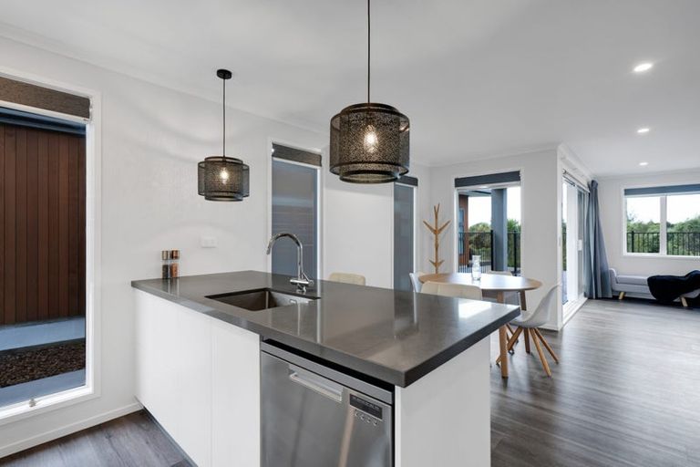 Photo of property in 4 Kakariki Lane, Waiwhakaiho, New Plymouth, 4312