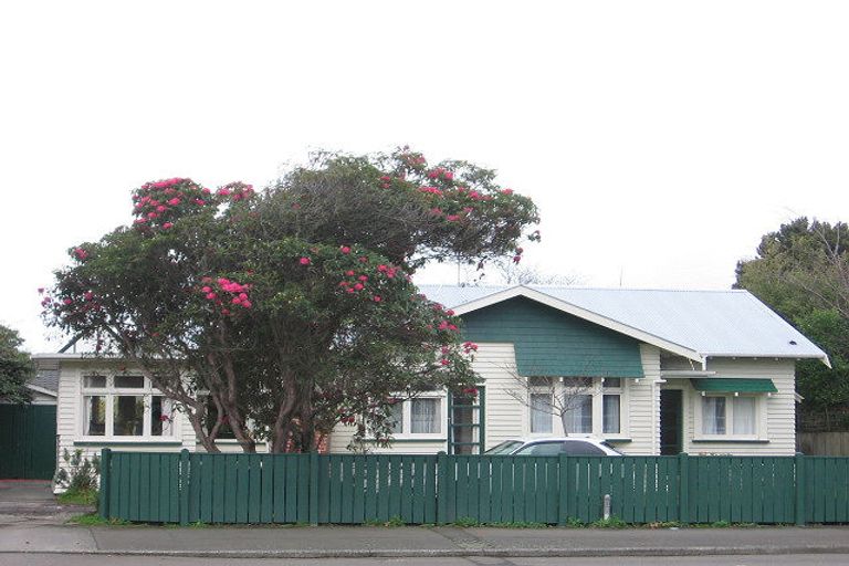 Photo of property in 225 Fitzherbert Avenue, West End, Palmerston North, 4410