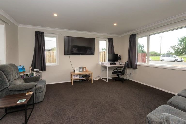 Photo of property in 67 Kippenberger Avenue, Rangiora, 7400