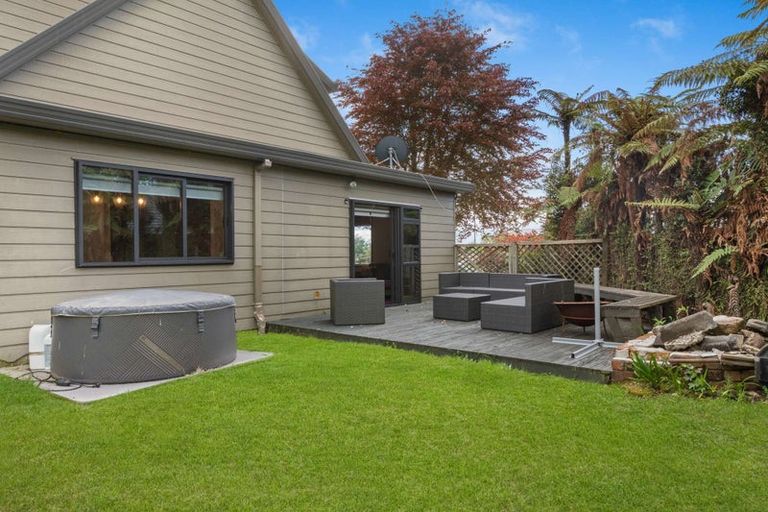 Photo of property in 3 Libra Place, Kawaha Point, Rotorua, 3010