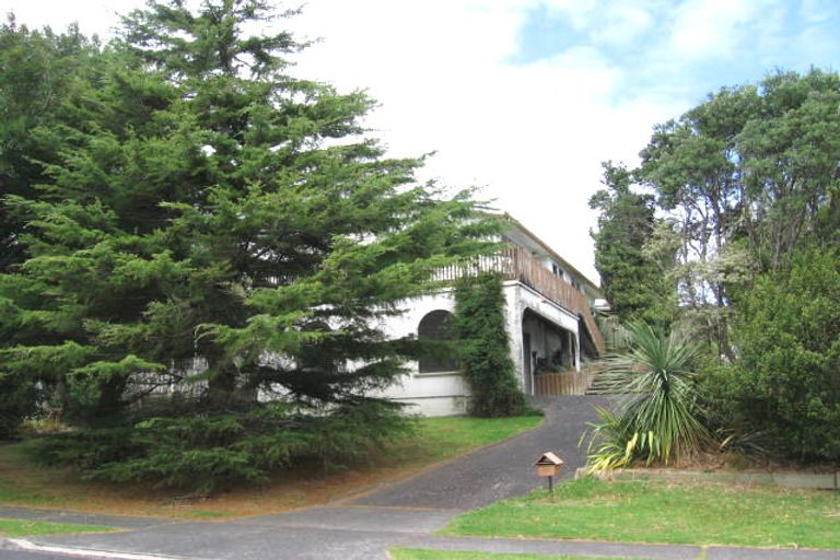 Photo of property in 12 Houston Place, Bayview, Auckland, 0629