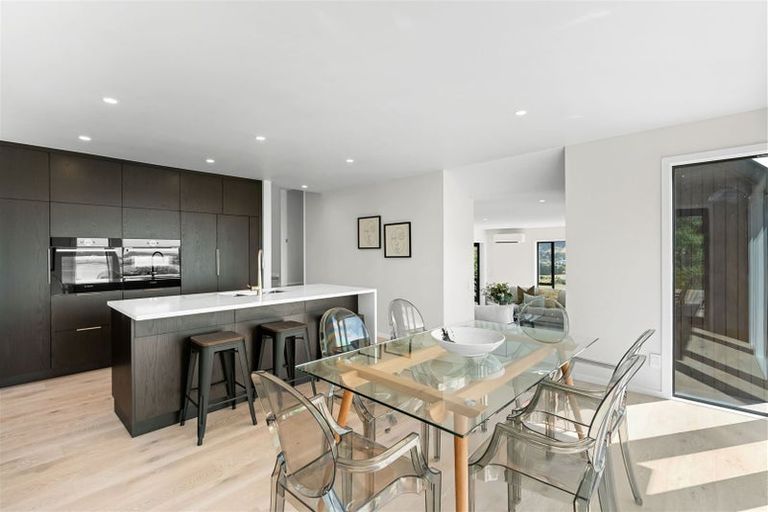 Photo of property in 19 Osmond Lane, Mount Pleasant, Christchurch, 8081