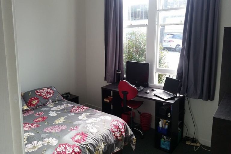 Photo of property in 19 Cruickshank Street, Kilbirnie, Wellington, 6022