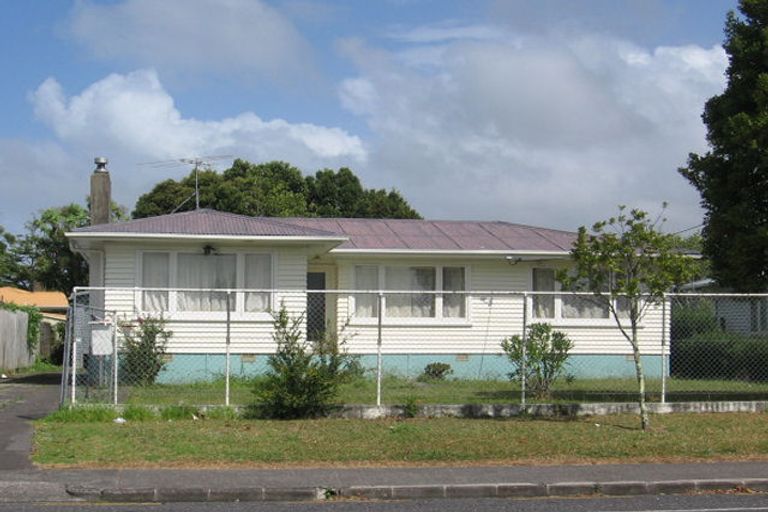 Photo of property in 58 St Leonards Road, Kelston, Auckland, 0602