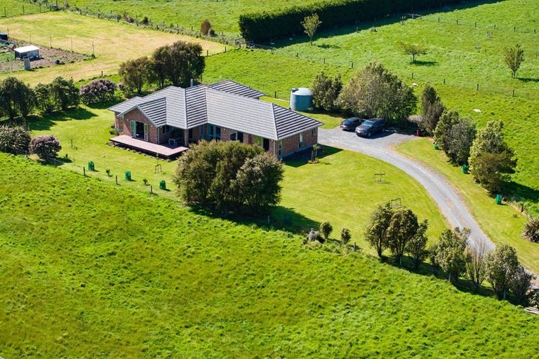 Photo of property in 16 Titoki Drive, Kaikoura Flat, Kaikoura, 7371