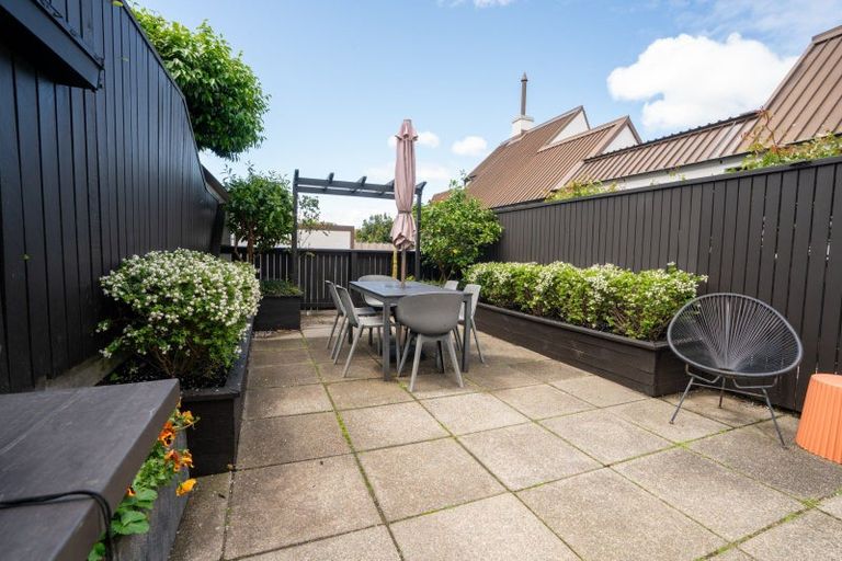 Photo of property in Pitarua Court, 6/11 Pitarua Street, Thorndon, Wellington, 6011