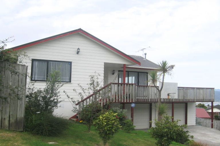 Photo of property in 24 Camellia Terrace, Maungaraki, Lower Hutt, 5010