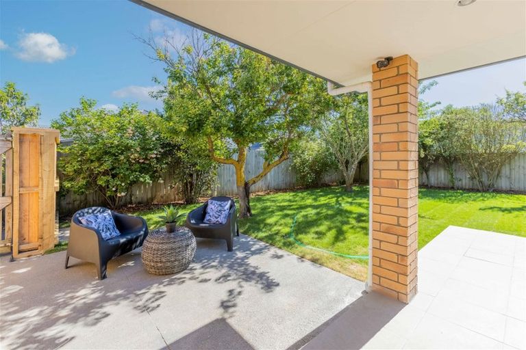 Photo of property in 21 Linkwater Way, Parklands, Christchurch, 8083