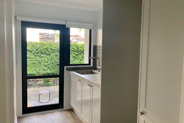 Photo of property in 290 Hill Road, The Gardens, Auckland, 2105