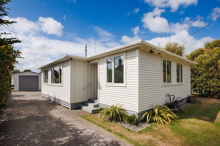 Photo of property in 4 Johnson Street, Bulls, 4818