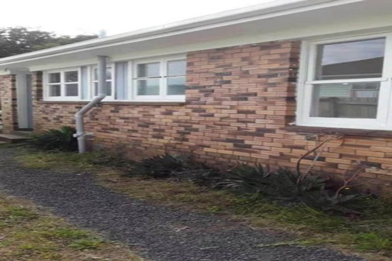 Photo of property in 57 Kayes Road, Pukekohe, 2120