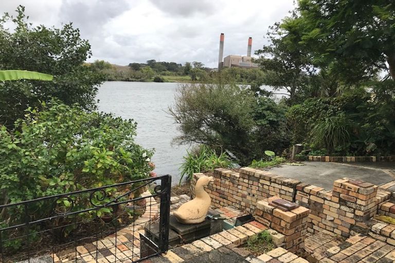 Photo of property in 220 Great South Road, Huntly, 3700