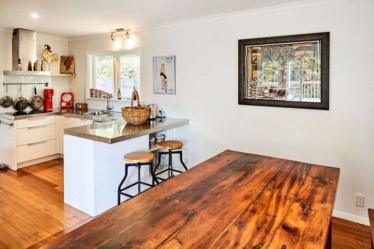 Photo of property in 40 Rona Street, Eastbourne, Lower Hutt, 5013