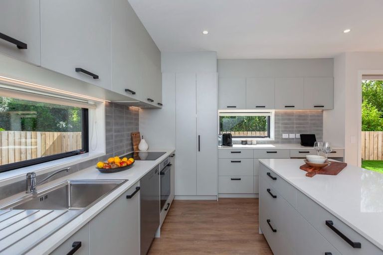 Photo of property in 77 Amohia Street, Paraparaumu, 5032