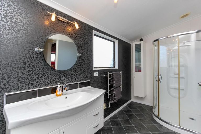 Photo of property in 13 Poplar Grove, Whalers Gate, New Plymouth, 4310