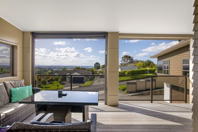 Photo of property in 1 Holcombrooke Lane, Welcome Bay, Tauranga, 3175