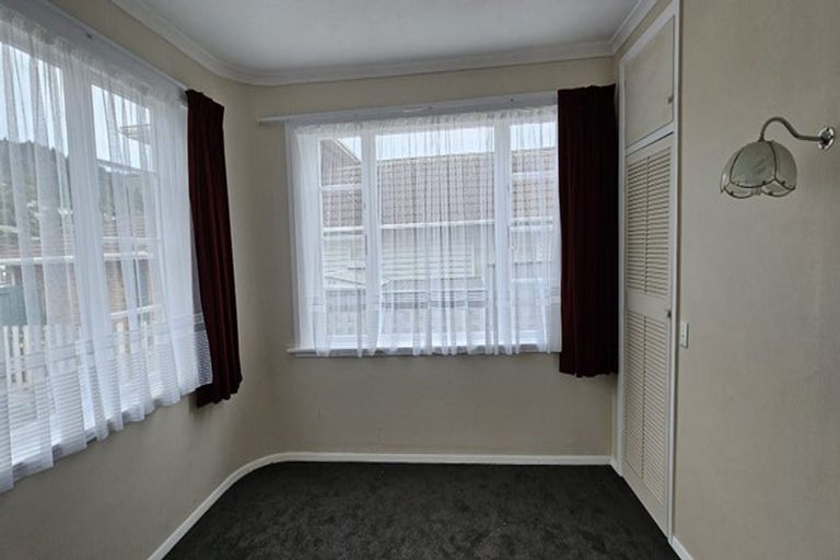 Photo of property in 28 Beauchamp Street, Tawa, Wellington, 5028