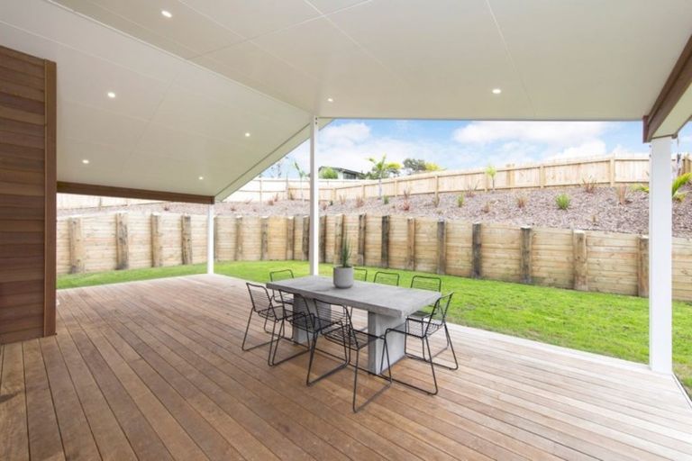 Photo of property in 76 Solan Drive, Waimauku, 0812