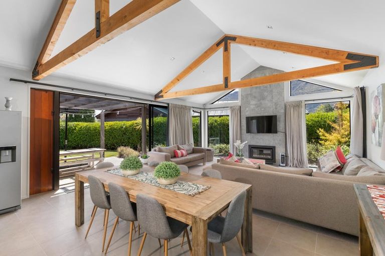 Photo of property in 18 Rannoch Drive, Jacks Point, Queenstown, 9371
