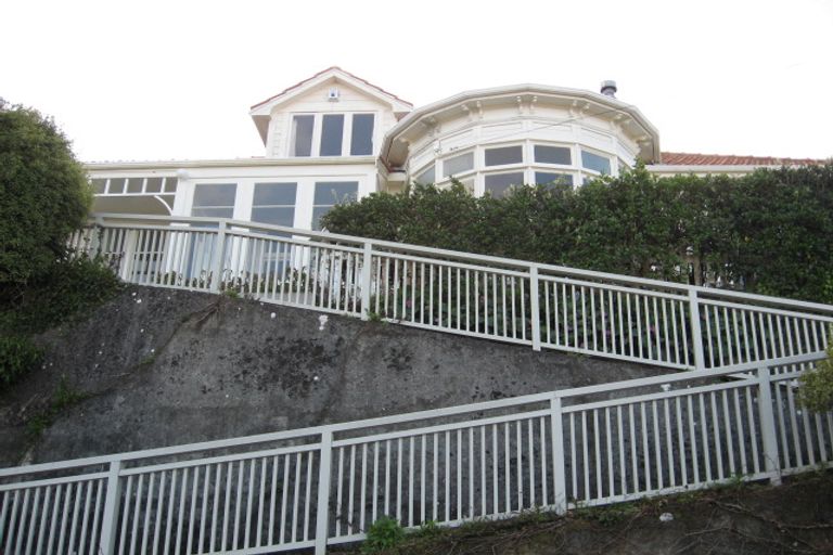 Photo of property in 20 Mariri Road, Kelburn, Wellington, 6012