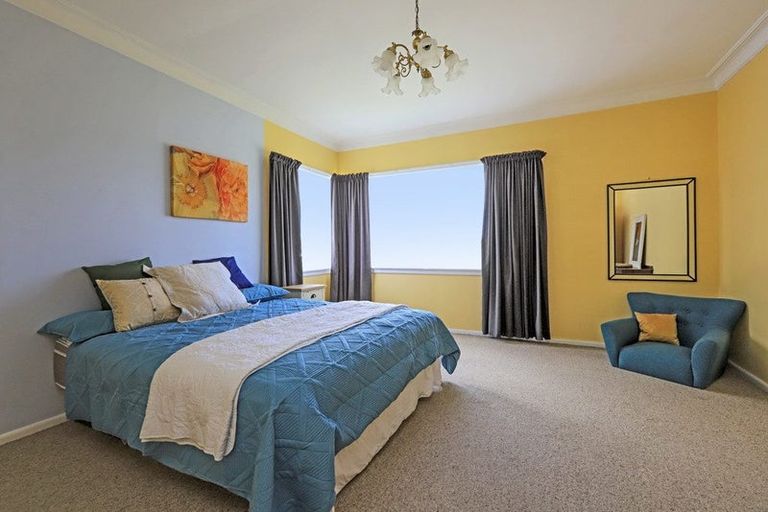 Photo of property in 215 Mayfair Avenue, Mayfair, Hastings, 4122