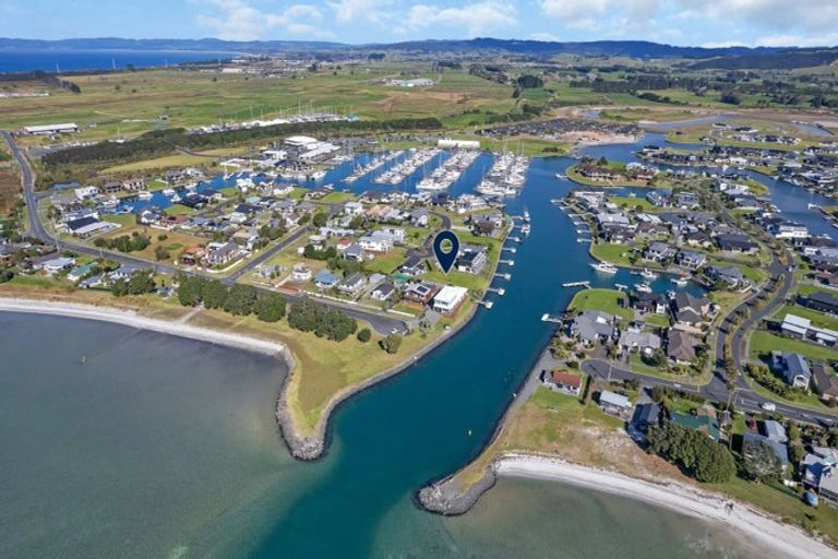 Photo of property in 23 Fred Carr Place, One Tree Point, 0118