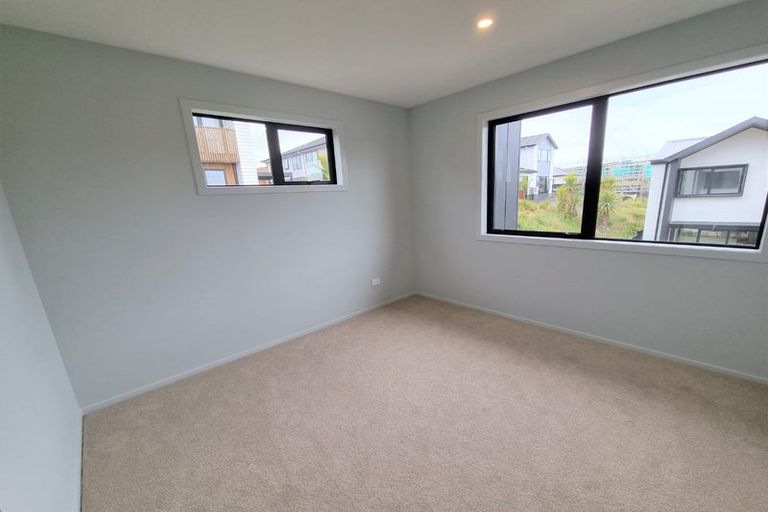 Photo of property in 4e Nerita Place, Long Bay, Auckland, 0630