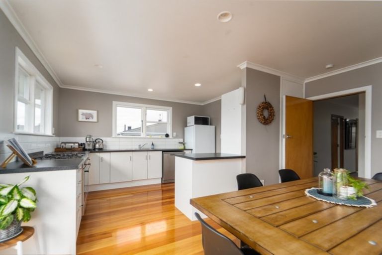 Photo of property in 6 Puriri Crescent, Lansdowne, Masterton, 5810