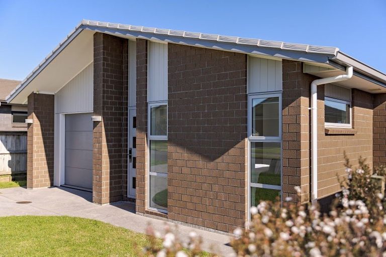 Photo of property in 22 Richardson Road, Omokoroa, 3114