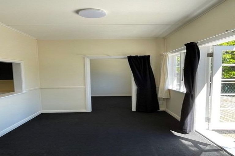 Photo of property in 325 Grays Road, Pauatahanui, Porirua, 5381