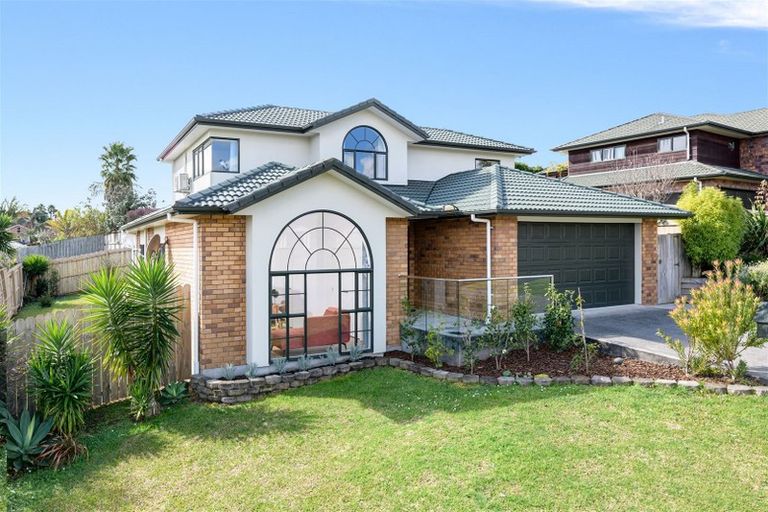 Photo of property in 27 Toledo Avenue, Henderson, Auckland, 0612