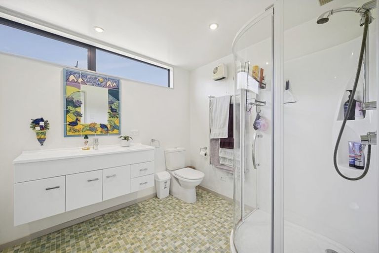 Photo of property in 173 Bing Lucas Drive, Tawa, Wellington, 5028