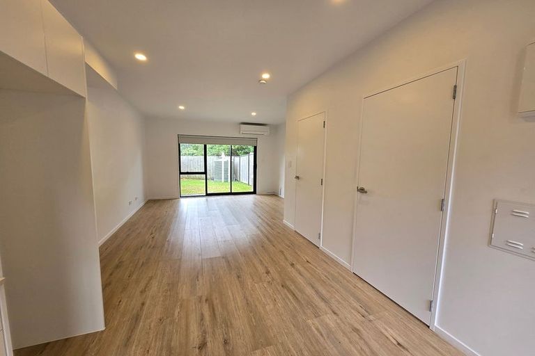 Photo of property in 5 Eileen Newey Place, Henderson, Auckland, 0612