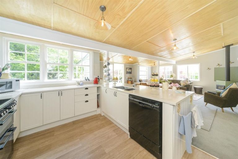 Photo of property in 89 Bridge Street, Bulls, 4818