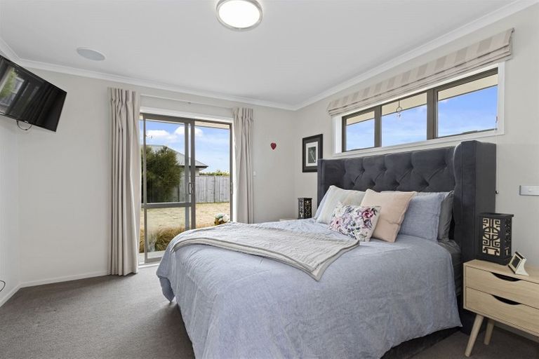 Photo of property in 14 Jacqueline Drive, West Melton, 7618