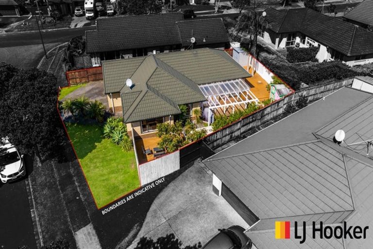 Photo of property in 4 Croftview Road, Wattle Downs, Auckland, 2103