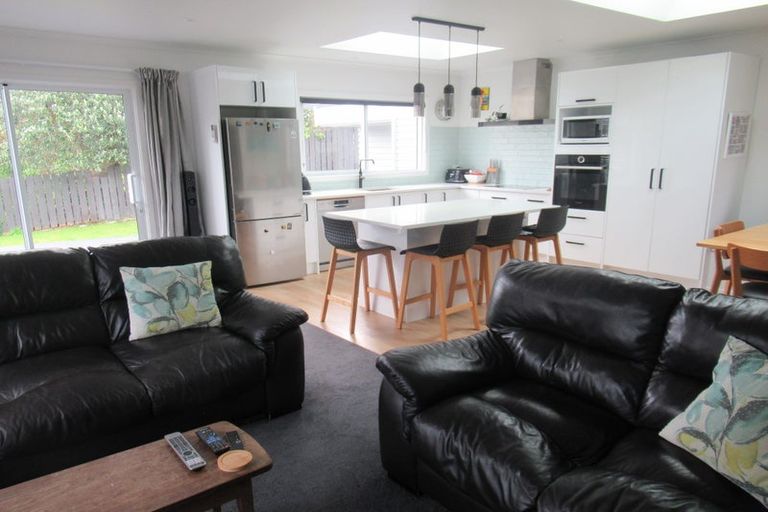 Photo of property in 57 Miromiro Road, Normandale, Lower Hutt, 5010