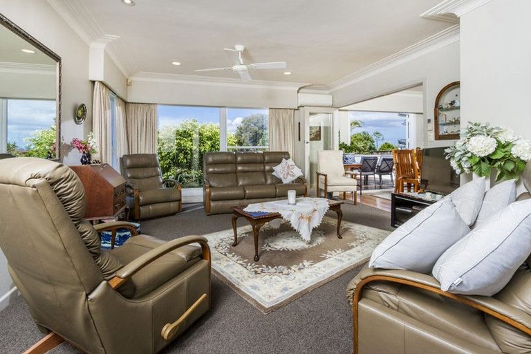 Photo of property in 72 Ocean View Road, Northcote, Auckland, 0627