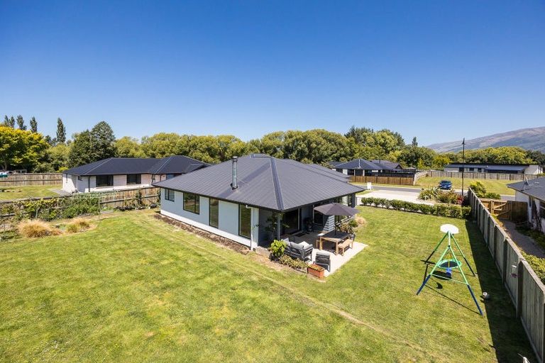 Photo of property in 8 Three Kings Court, Outram, 9019