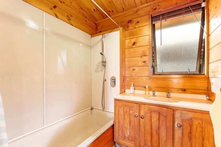 Photo of property in 2/25 Beach Road, Manly, Whangaparaoa, 0930