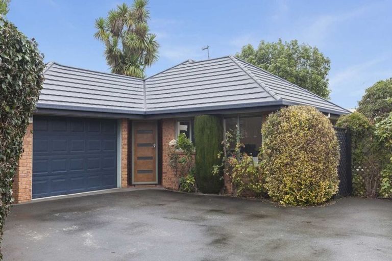 Photo of property in 2/7 Worthy Street, Ilam, Christchurch, 8041