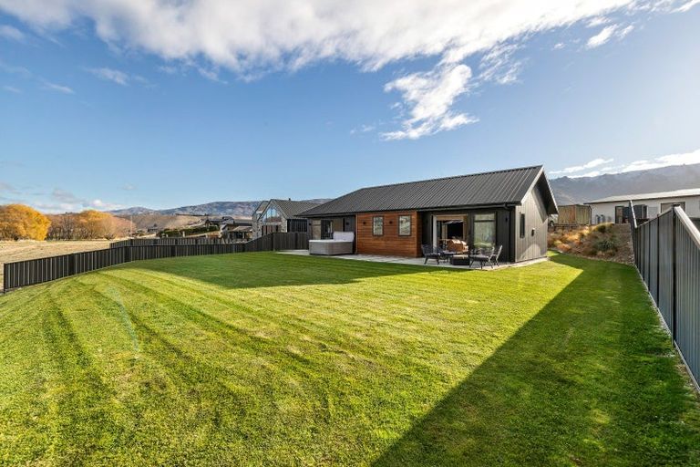 Photo of property in 14 Arion Court, Mount Pisa, Cromwell, 9383