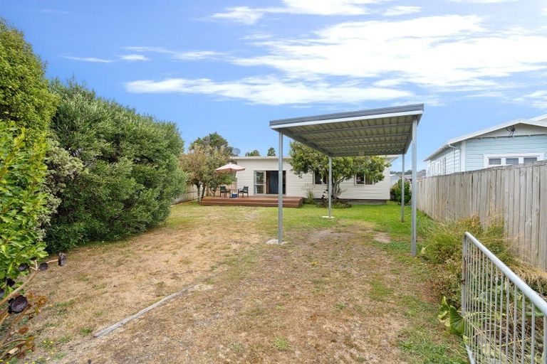 Photo of property in 39 Kiharoa Street, Otaki Beach, Otaki, 5512
