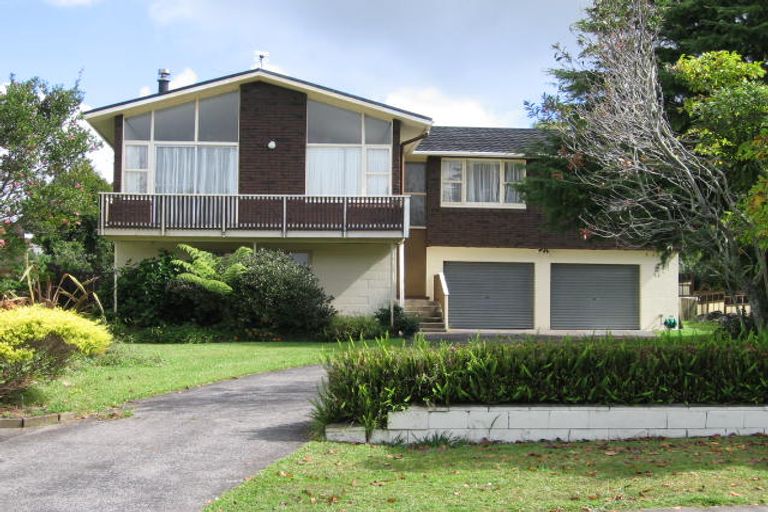 Photo of property in 24 Spence Road, Henderson, Auckland, 0612