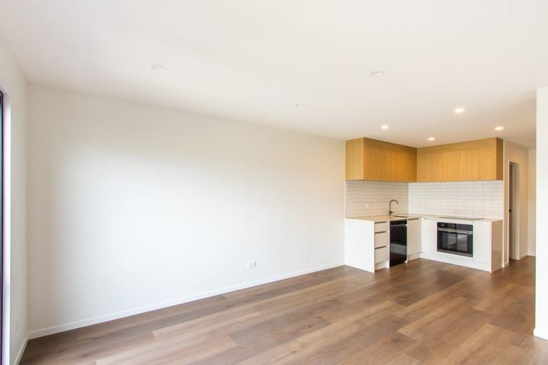 Photo of property in 7/4 Limestone Drive, Hobsonville, 0616