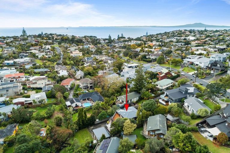 Photo of property in 37a Penzance Road, Mairangi Bay, Auckland, 0630