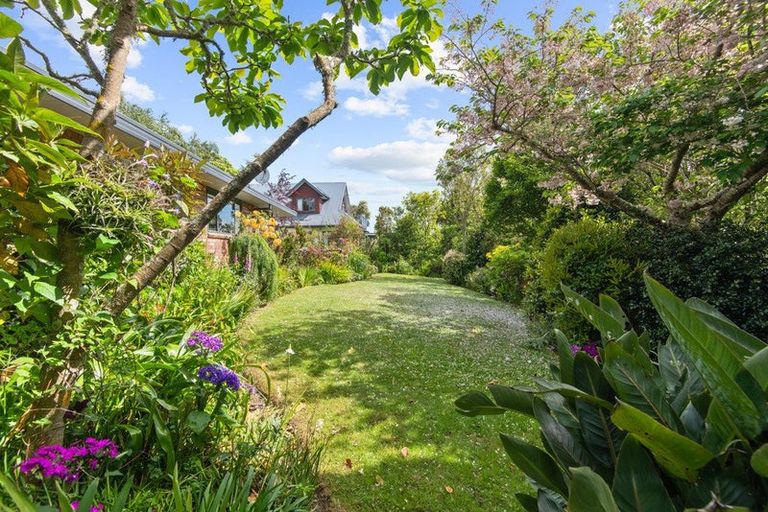 Photo of property in 131 Summerhill Drive, Fitzherbert, Palmerston North, 4410