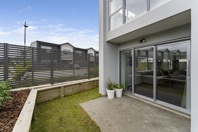 Photo of property in 10 Tieke Lane, Kenepuru, Porirua, 5022