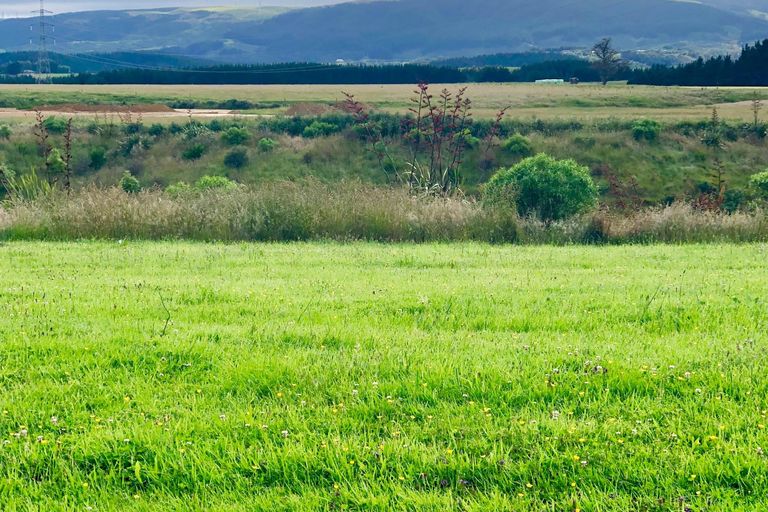 Photo of property in 26 Silicon Way, Fitzherbert, Palmerston North, 4410