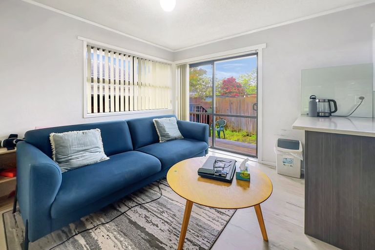 Photo of property in 2/39 Alfriston Road, Manurewa East, Auckland, 2102